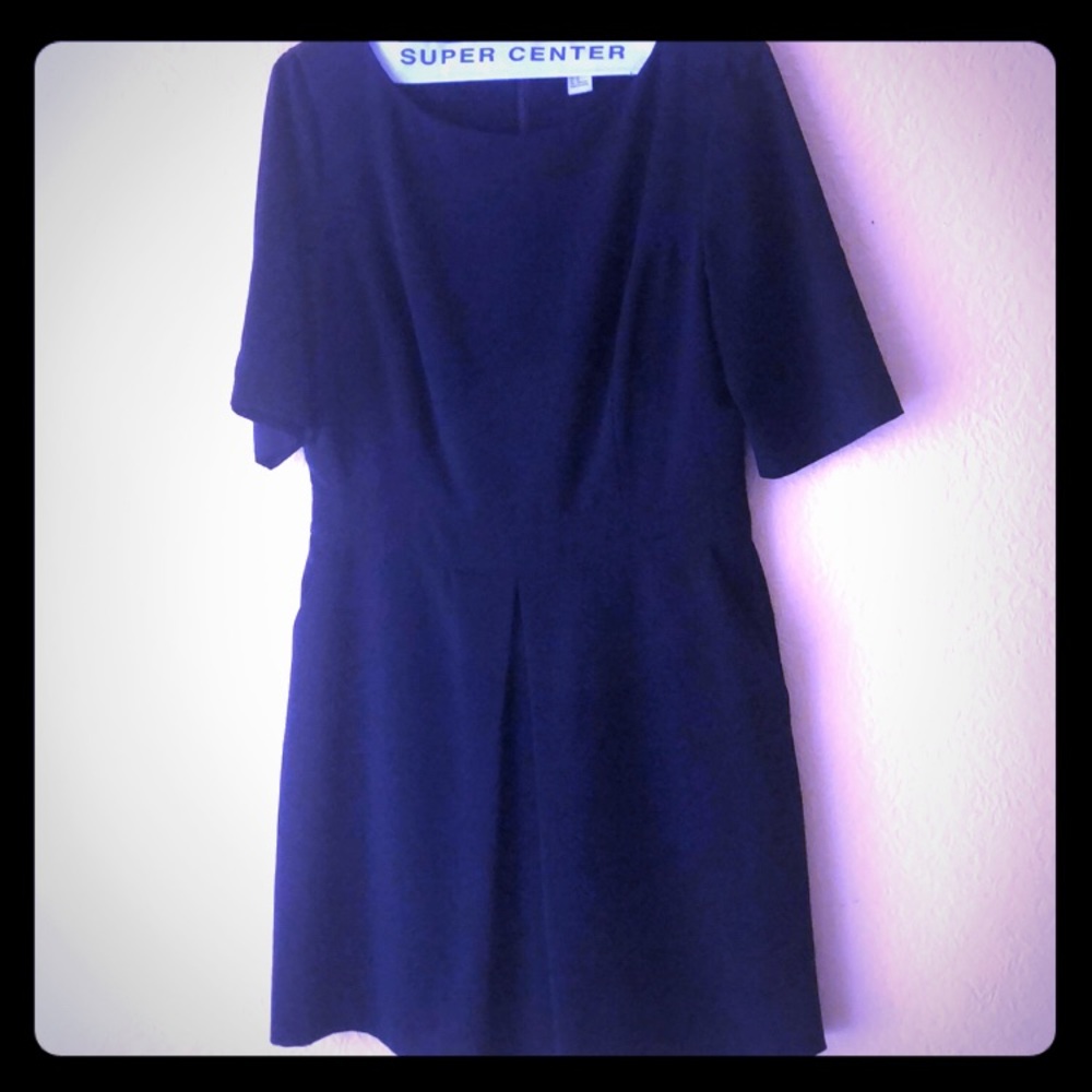 Black short sleeve dress